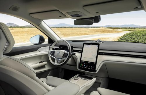 Volvo, Volvo EX90, Hyundai, Hyundai Ioniq, SUV, 2026 Volvo EX90 vs. 2026 Hyundai IONIQ 9: Which Three-Row Electric SUV Feels More Premium?