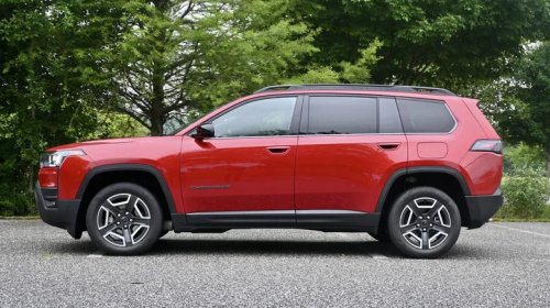 Jeep, Jeep Cherokee, Jeep's New Hybrid Cherokee Has RAV4 And CR-V In Its Sights, But Does It Deliver?