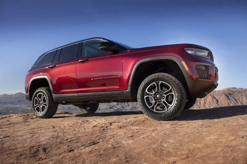 Jeep Recalls Over 328,000 Grand Cherokees For A Third Time