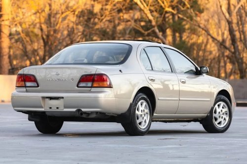 I Drove a 1999 Nissan Maxima, and It Felt More Like an Infiniti