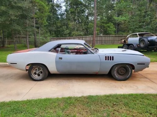 This Rare 1971 'Cuda 383 Project Just Listed for Nearly $65K