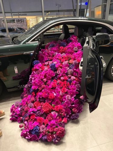 Rolls-Royce, Shopping for a Rolls-Royce Just Got a Lot More Glamorous