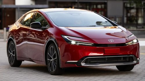 Toyota, Toyota Prius, PHEV, 2027 Toyota Prius and Prius PHEV Get Small Tweaks, Slightly Higher Prices, and Same Sharp Style