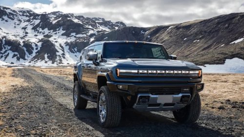 8 Electric Cars That Can Help Power Your Home In An Emergency