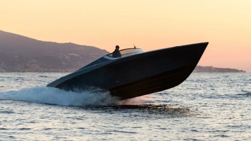 Aston Martin, What Happened To The Aston Martin Powerboat?
