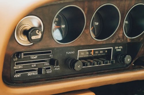It’s Ford Capri II vs Toyota Celica vs Vauxhall HP Firenza in this ’70s coupé shootout