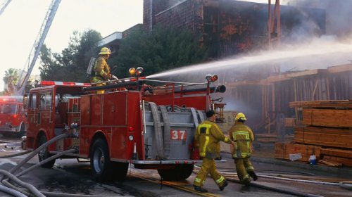 What's The Difference Between A Fire Truck And A Fire Engine?
