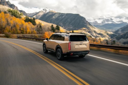 Toyota Grand Highlander Vs. Kia Telluride Vs. Mazda CX-90: Which One Is The Best For Towing? There's One Clear Winner