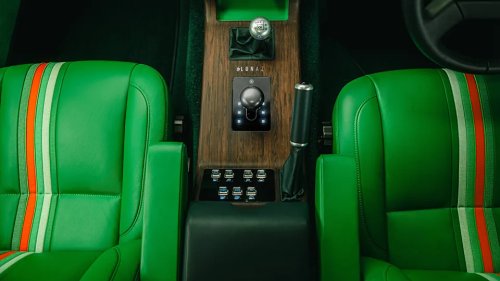 Range Rover, Range Rover Classic, Rover, Lunaz Kermit the Frog-Inspired Range Rover Classic in Photos