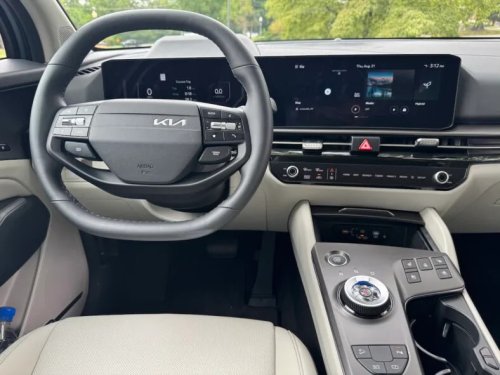 Kia, Kia Sportage, The 2026 Kia Sportage Hybrid Delivers High-End Looks and 35 MPG Without the Luxury Price