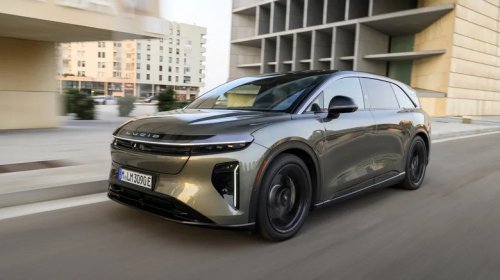 5 Mid-Size SUVs With Better Ratings Than The Land Rover Defender