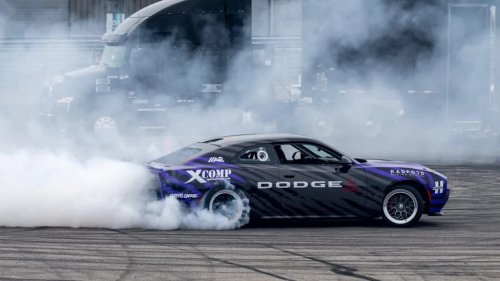 Dodge Revealed Drift-Spec Chargers With 750 HP And Stick Shift