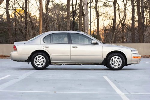 I Drove a 1999 Nissan Maxima, and It Felt More Like an Infiniti