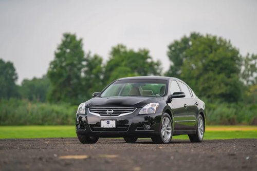 Nissan, Nissan Altima, 2012 Nissan Altima 3.5 SR for Sale With 13,000 Miles