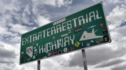 4 Weird Road Signs In The US You'd Have To See To Believe