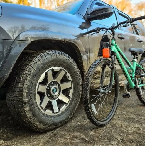 Wave Goodbye to Roadside Stress with This Compact Tire Inflator