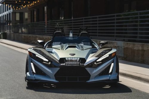 Polaris Slingshot’s 2026 Signature Edition Is a Color-Shifting, 204-HP 3-Wheeler