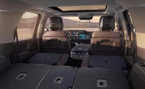 Chevrolet, Chevrolet Suburban, Ford, Ford Expedition, Chevrolet Suburban Vs. Ford Expedition: Which One Has More Cargo Space?