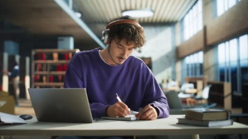 Here's What You Should Study If You Want To Be An Auto Mechanic
