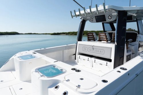 Aquila 36 Molokai Reviewed
