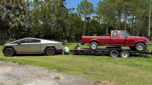 Tesla, Cybertruck, Ford, Ford F-250, Tesla Cybertruck Rescues a Ford F-250 Pickup, and the Irony is Not Lost On the Car Community