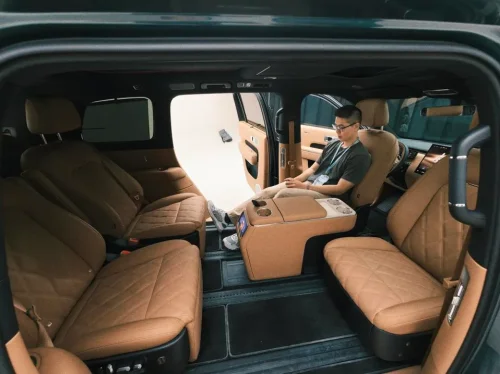 Xiaomi’s New Electric SUV Has A Freeform Cabin That Fits A Bed and Fridge