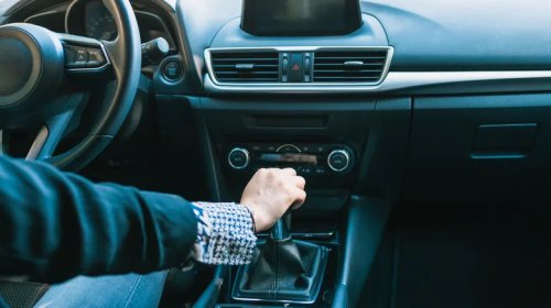 Manual Driving 101: How (And When) To Use The Neutral Gear