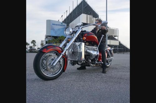 Chevy, Boss Hoss Still Builds a Motorcycle Around a 600-HP Big-Block Chevy, and the Cruiser Bike Is the Purest Version of the Idea