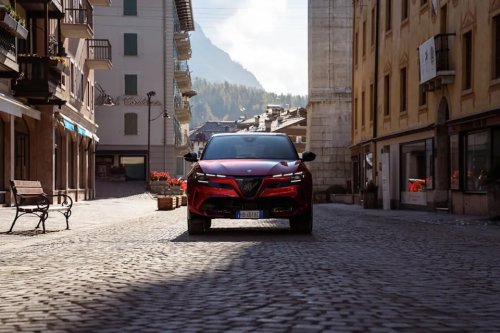 Alfa Romeo, Alfa Romeo Teases the Concept Its Fans Have Been Waiting For