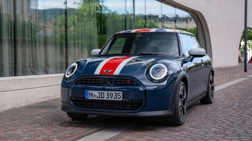The New Mini Cooper Heritage Edition Is a Cheeky Slice of Britain
