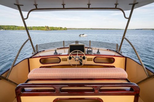 Lyman-Morse Unveils the Hood 42 LM