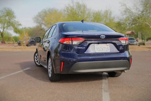 Kia Niro Vs. Toyota Corolla Hybrid: Which One Is The Most Fuel-Efficient?