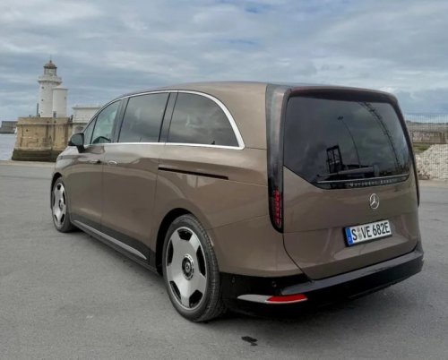 Every Family Car Should Be as Posh as the Mercedes-Benz VLE Luxury Electric Minivan