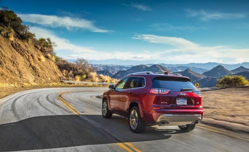 Jeep, Jeep Issued a Recall for 61K Cherokees Due to Catastrophic Transfer Unit Failure