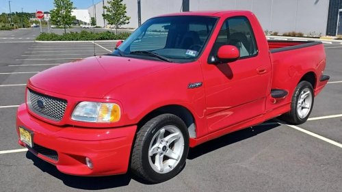 Someone Bought A 3,000-Mile Ford F-150 SVT Lightning For The Price Of A New Entry-Level F-150
