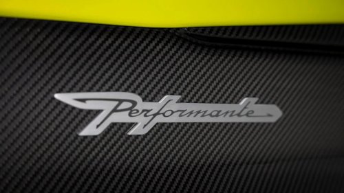 The Lamborghini Urus SE Performante in Photos