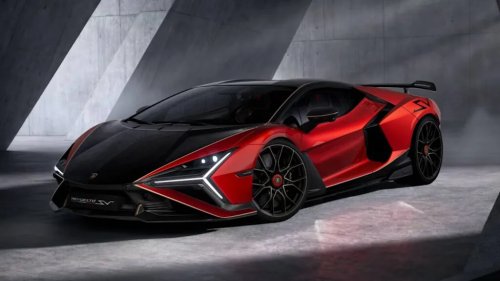 After Porsche, Lamborghini Gives an Update on Reviving the Manual Transmission
