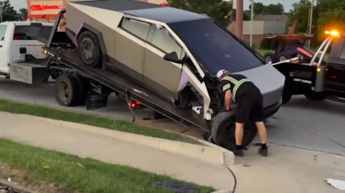 Tesla Cybertruck Takes Out a Light Pole, Left With Missing Tire and Bruised Ego