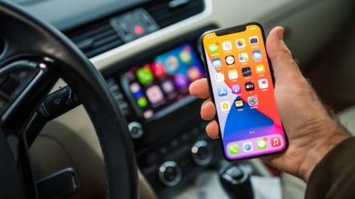 Wired Vs. Wireless CarPlay: How Are They Different & Which Is Better To Use?