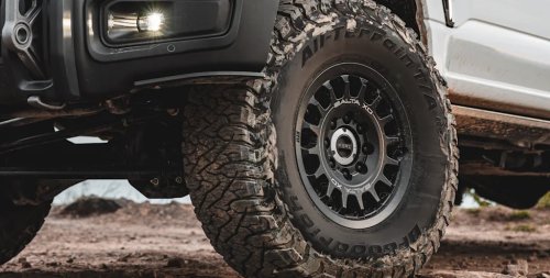 Ford, AEV's Second Ford Super Duty Package Is More Restrained, but Still Rides on Beefy 37-Inch Tires
