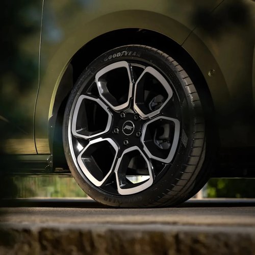 Volkswagen, Volkswagen’s Most Iconic Van Model Gets a Dose of Sport and Style