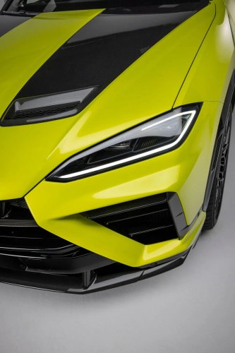 View Exterior Photos of the 2027 Lamborghini Urus SE Performante