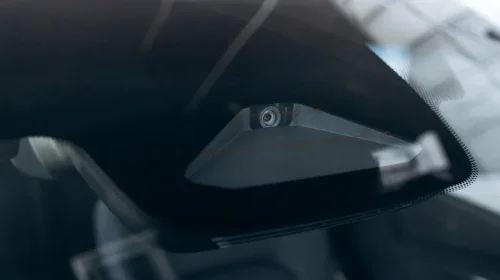 Pros And Cons Of Aftermarket Dash Cams Vs. Built-In Camera Systems
