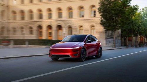 Tesla, Government Employee Crashes Tesla During Test Drive, Sues Automaker