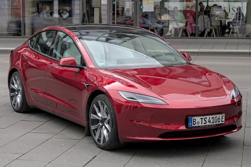 10 High Tech Cars Aging Badly Like Your Old iPhone