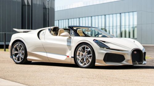 Bugatti's Final W16 Mistral Has Paint Called 'Sparkle' And A Falcon Head Sculpture In The Shifter