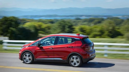 Chevrolet, Nissan, Nissan Leaf, 2019 Chevrolet Bolt EV vs 2019 Nissan Leaf: Which One Is More Reliable