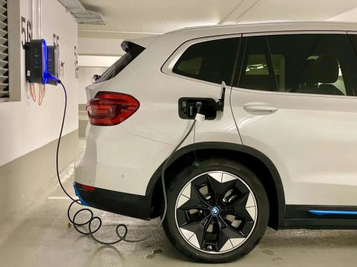 Used Car Values Just Dipped for the First Time This Year. Used EVs Went the Other Way.