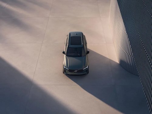 View Photos of the 2028 Volvo XC90 Hybrid