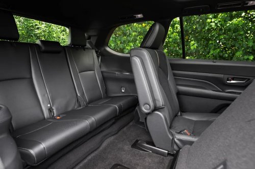 Toyota, Toyota RAV4, Toyota Highlander, SUV, Toyota RAV4 vs Highlander: Is the Bigger SUV Worth $7,175 More?